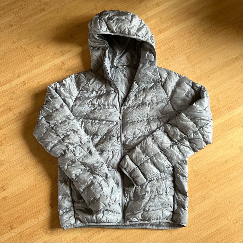 Uniqlo Silver Puffer Jacket with Hood